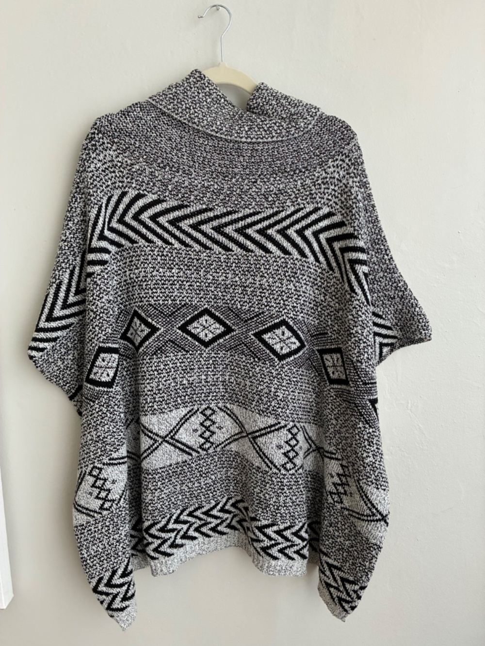 Shawl - Picture 2 of 2